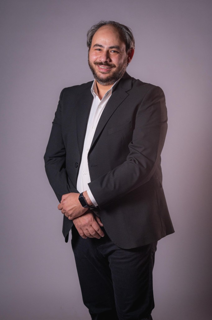 صورة د. محمد عادل رمضان
